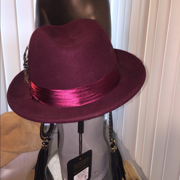 Fedora - Picture 3 of 3